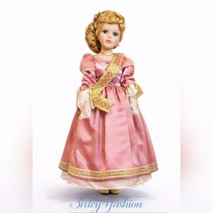 ✨ Vintage 2000 Heritage Signature Porcelain Beauty Queen Princess NIB Doll✨👸